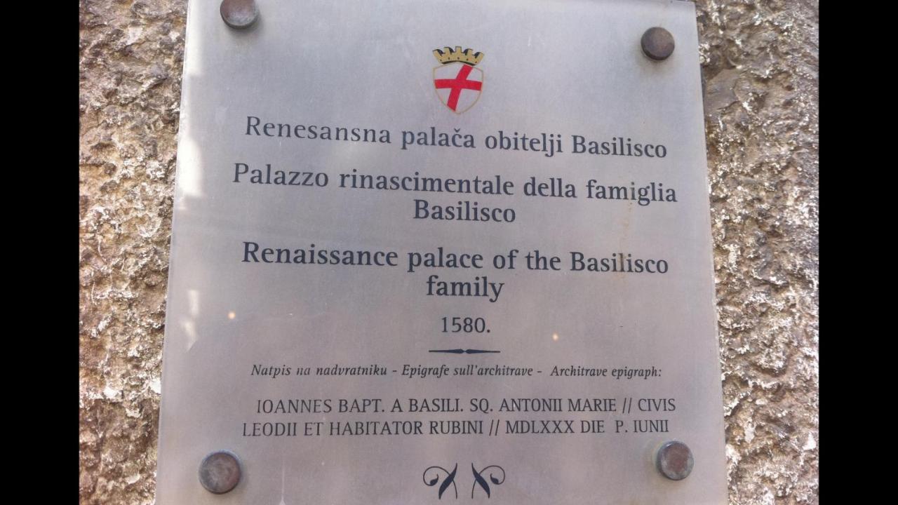 B&B Palace Basilico 1580. โรวีน ภายนอก รูปภาพ